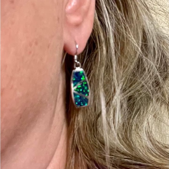 *SOLD LOCALLY* Vintage Sterling Silver Opal Inlay Dangle Earrings - Picture 4 of 4